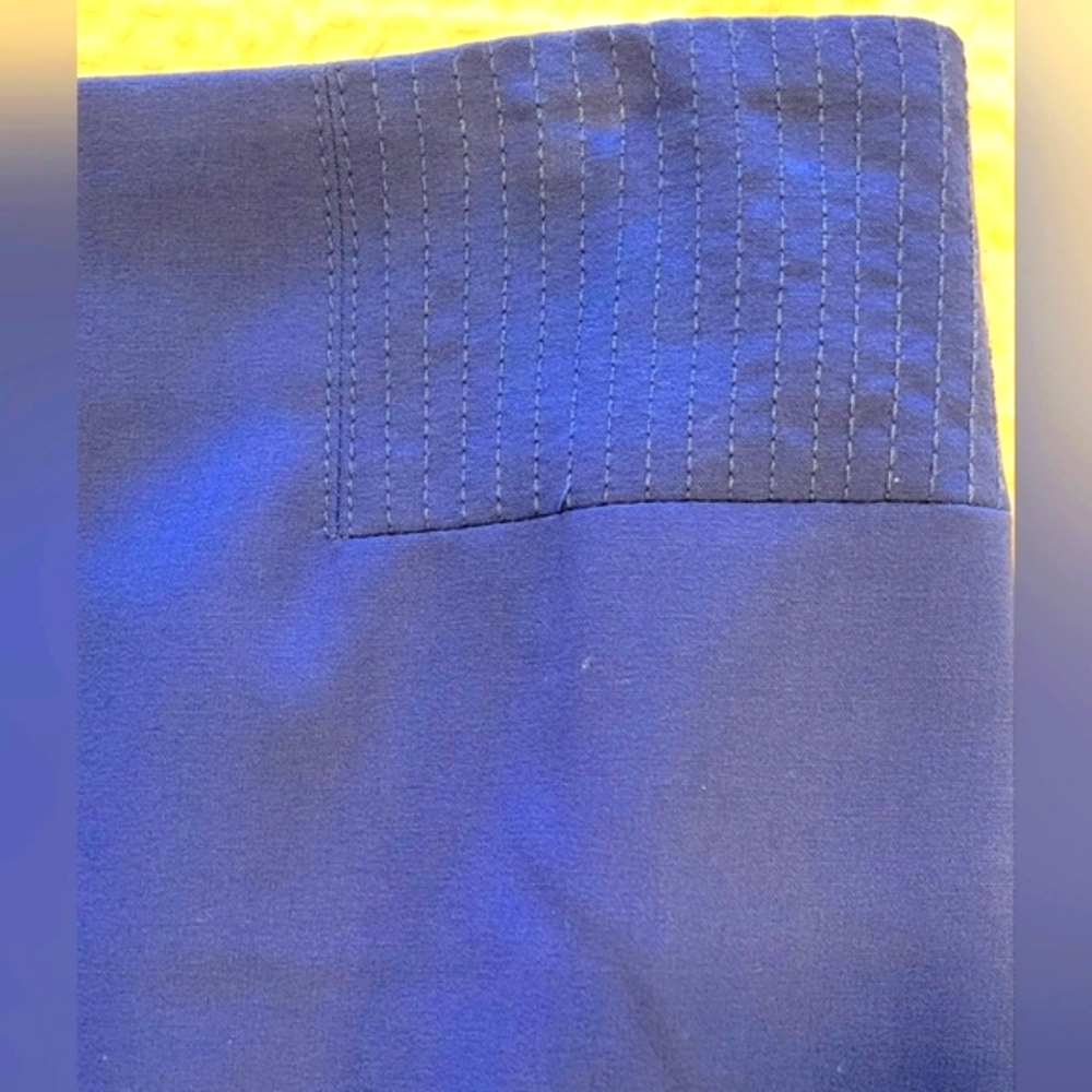 White House Black Market Pencil Skirt in Size 10 Blue - Picture 4 of 7